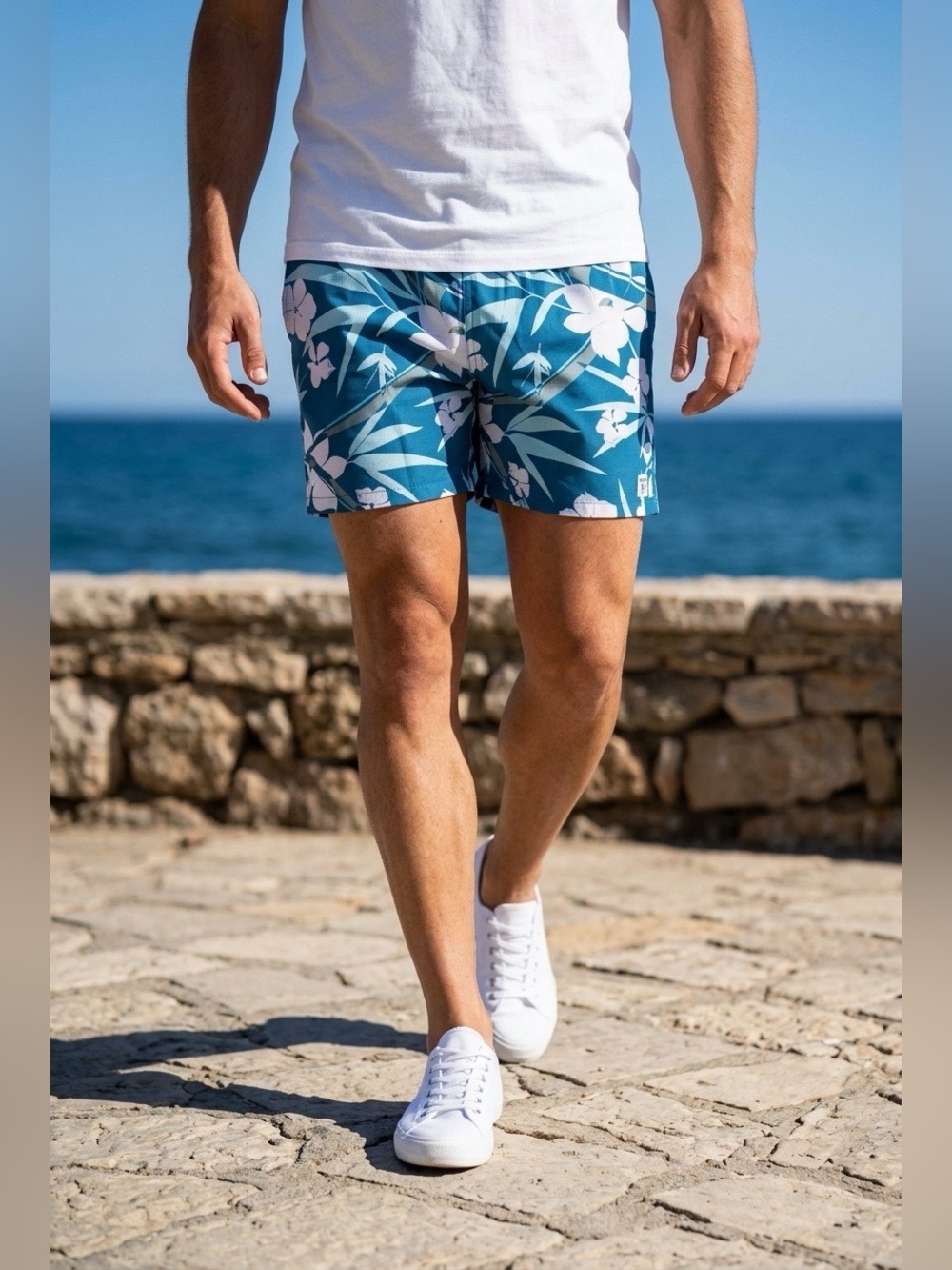Endless Summer Men's Blue Floral Print Swim Trunks M